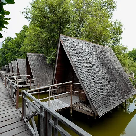 RedDoorz Resort @ Taman Wisata Mangrove-3